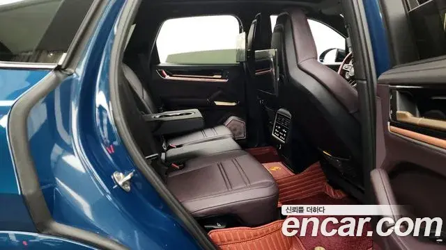 Porsche Cayenne 2024 — ფოტო 2/20