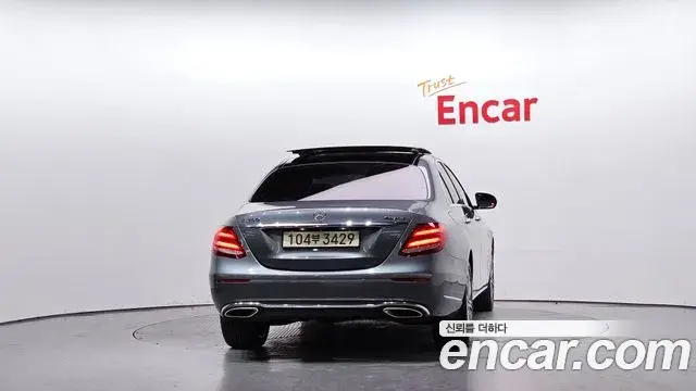 Mercedes-Benz E-Class 2020 — ფოტო 6/20