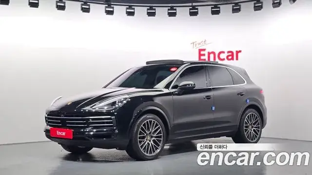 Porsche Cayenne 2023 — ფოტო 5/20