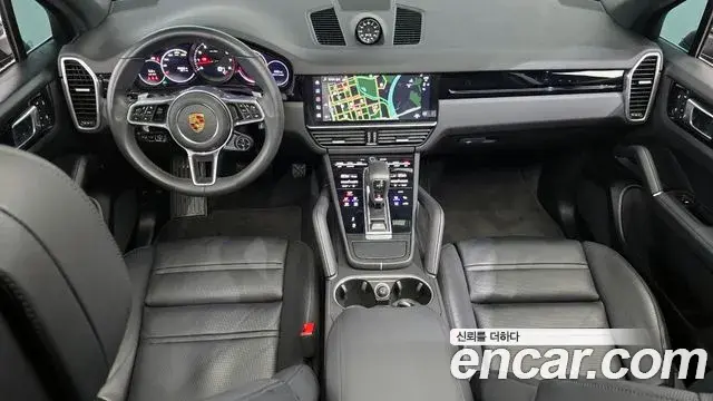 Porsche Cayenne 2023 — ფოტო 2/20