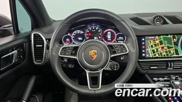 Porsche Cayenne 2023 — ფოტო 14/20