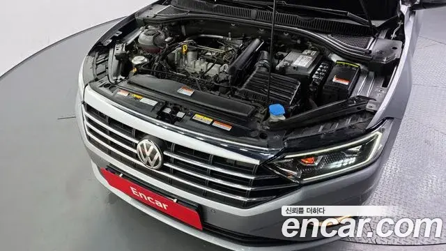 Volkswagen Jetta 2020 — ფოტო 18/20