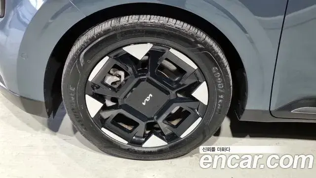 Kia Carnival 2024 — Şəkil 13/18