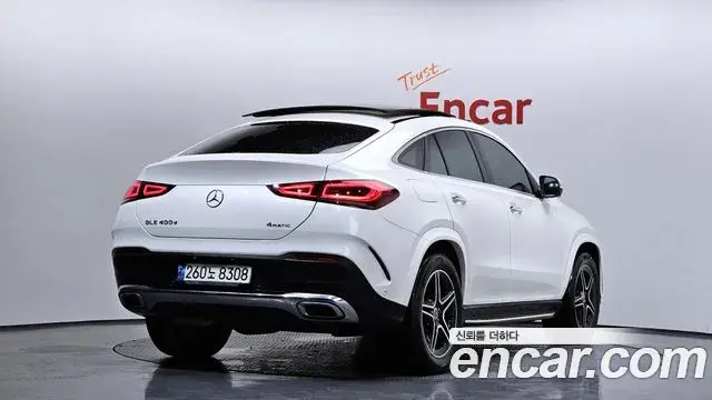 Mercedes-Benz GLE-Class 2021 — Photo 19/20