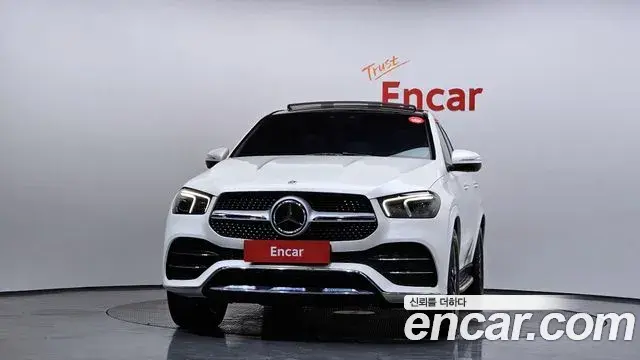 Mercedes-Benz GLE-Class 2021 — Photo 17/20