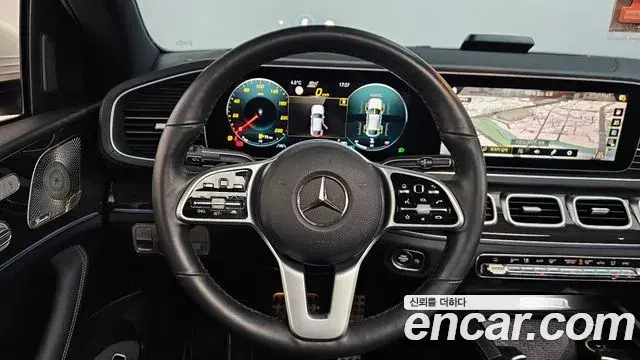 Mercedes-Benz GLE-Class 2021 — Photo 16/20