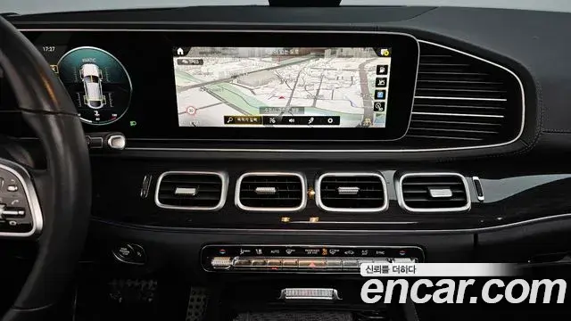 Mercedes-Benz GLE-Class 2021 — Photo 13/20