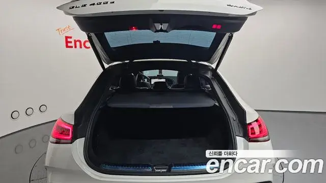 Mercedes-Benz GLE-Class 2021 — Photo 18/20