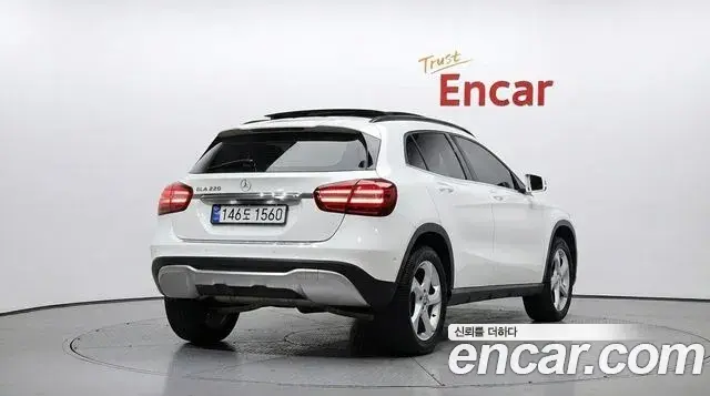 Mercedes-Benz GLA-Class 2019 — Şəkil 1/20