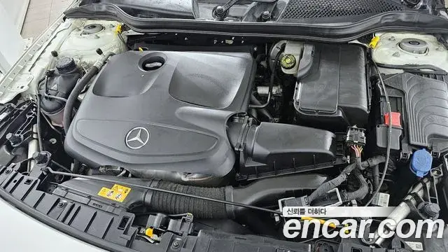 Mercedes-Benz GLA-Class 2019 — Şəkil 20/20