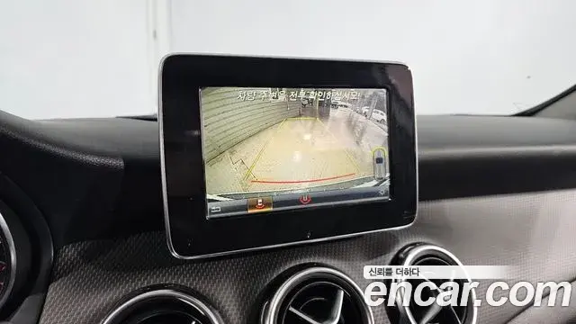 Mercedes-Benz GLA-Class 2019 — Şəkil 18/20
