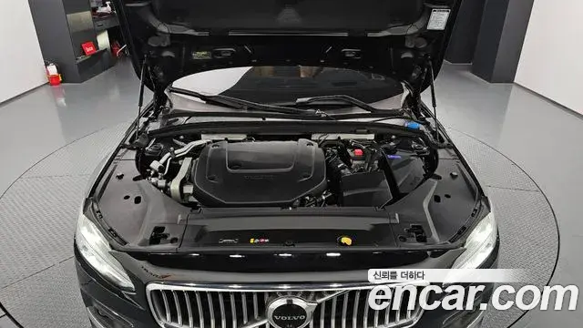 Volvo S90 2021 — ფოტო 16/20