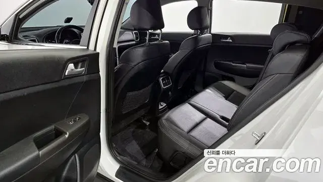 Kia Sportage The Bold 2018 — ფოტო 17/20