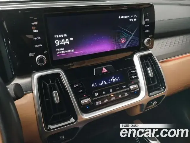 Kia Sorento 2020 — ფოტო 2/20
