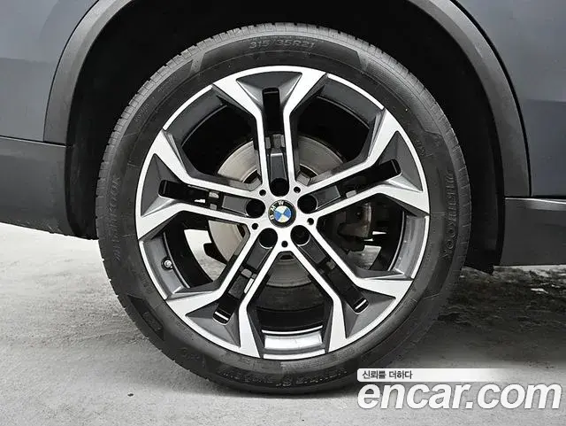 BMW X5 2022 — Photo 11/15
