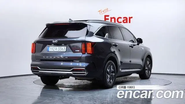 Kia Sorento 2021 — Фото 2/20