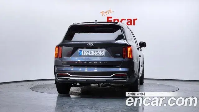 Kia Sorento 2021 — Фото 4/20