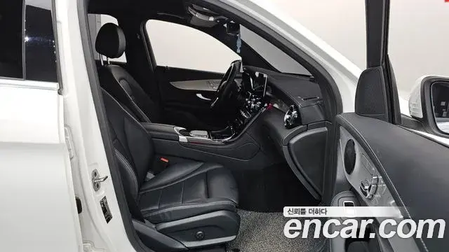 Mercedes-Benz GLC-Class 2022 — ფოტო 16/20