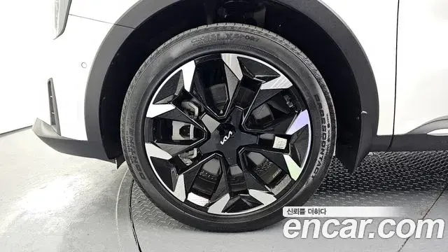 Kia Sorento 2023 — ფოტო 4/20