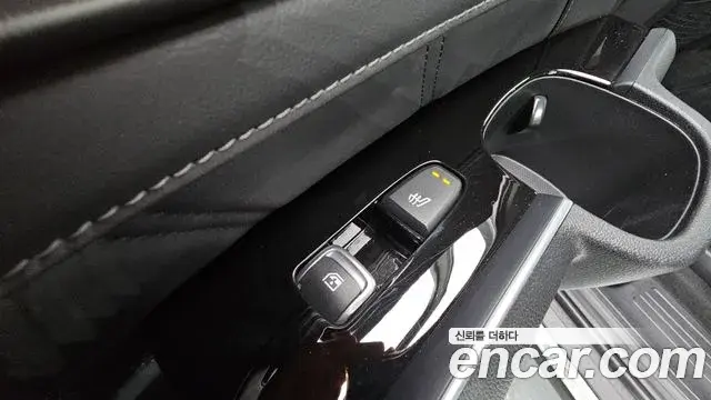 Kia Sorento 2023 — ფოტო 14/20