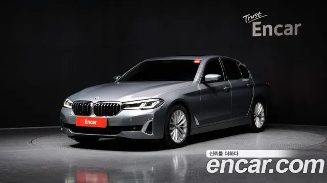 BMW 5 Series 2022 — ფოტო 9/20