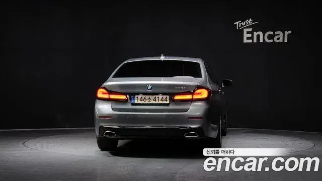 BMW 5 Series 2022 — ფოტო 14/20