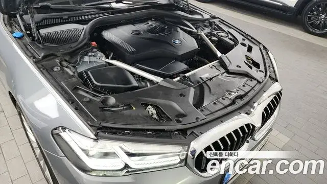 BMW 5 Series 2022 — ფოტო 10/20