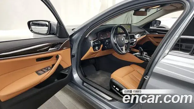 BMW 5 Series 2022 — ფოტო 1/20