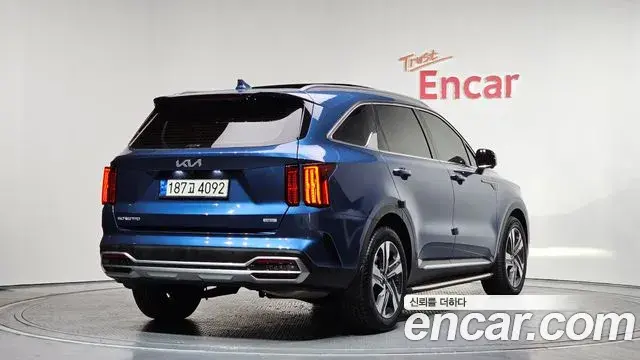 Kia Sorento 2023 — ფოტო 6/20