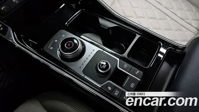 Kia Sorento 2023 — ფოტო 17/20