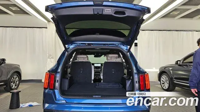 Kia Sorento 2023 — ფოტო 15/20