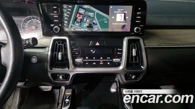 Kia Sorento 2021 — Photo 16/20