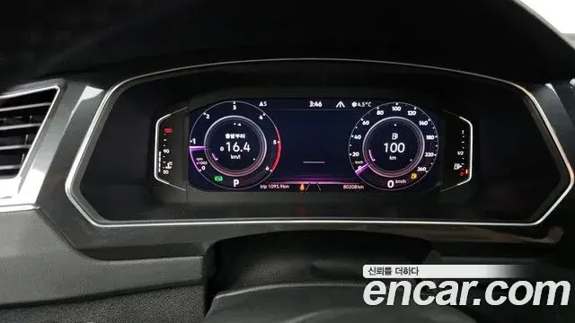 Volkswagen Tiguan 2021 — ფოტო 15/20