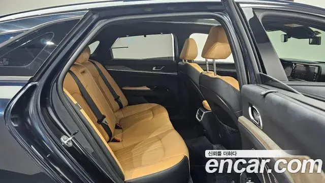 Kia K5 2020 — ფოტო 8/20