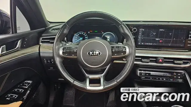 Kia K5 2020 — ფოტო 18/20