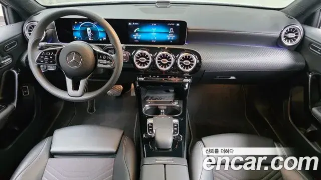 Mercedes-Benz A-Class 2020 — Photo 15/20