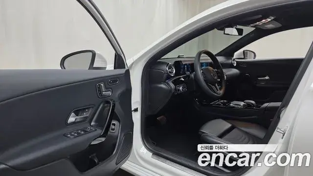 Mercedes-Benz A-Class 2020 — Photo 20/20