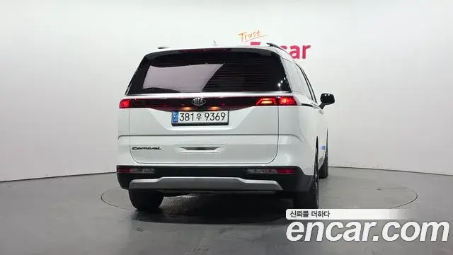 Kia Carnival 2021 — Фото 3/20