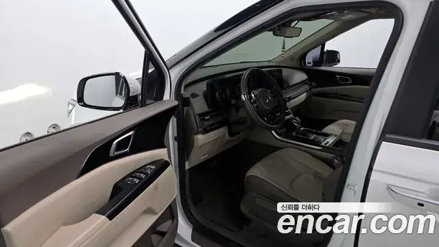 Kia Carnival 2021 — Фото 11/20