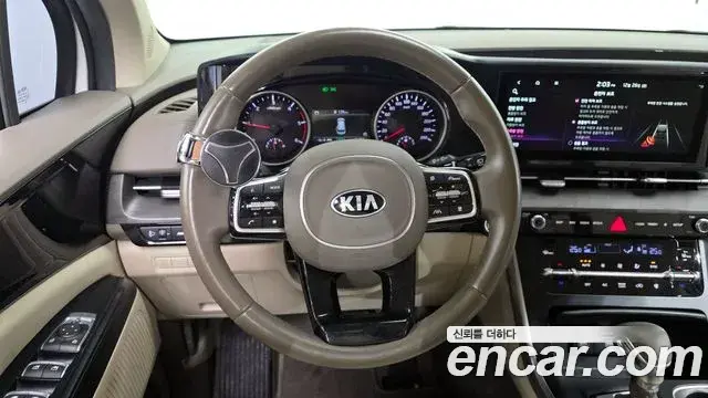 Kia Carnival 2021 — Фото 13/20