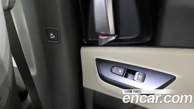 Kia Carnival 2021 — Фото 19/20