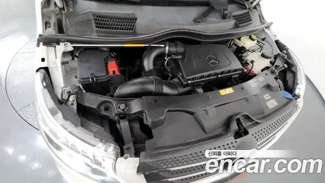 Mercedes-Benz V-Class 2020 — ფოტო 11/20