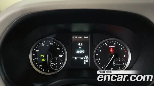 Mercedes-Benz V-Class 2020 — ფოტო 6/20