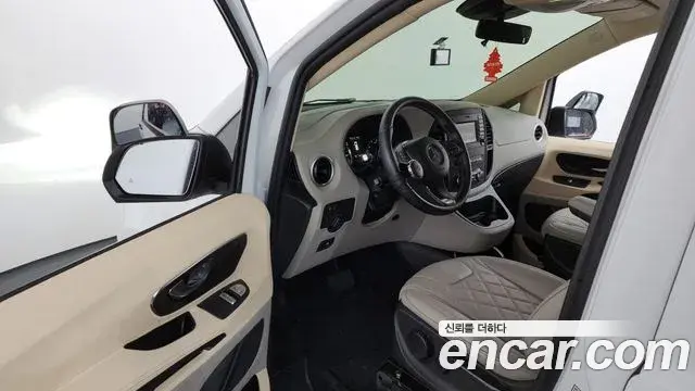 Mercedes-Benz V-Class 2020 — ფოტო 19/20