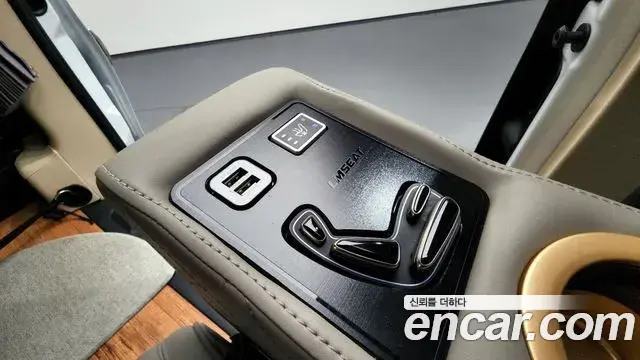 Mercedes-Benz V-Class 2020 — ფოტო 20/20