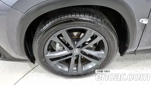 Lexus NX350h 2023 — Photo 11/18