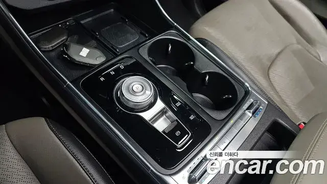 Kia Carnival 2024 — Şəkil 17/20