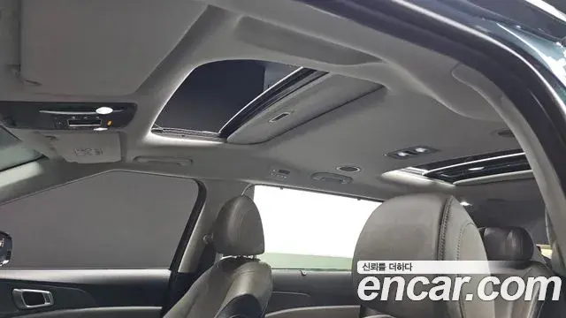 Kia Carnival 2024 — Şəkil 9/20