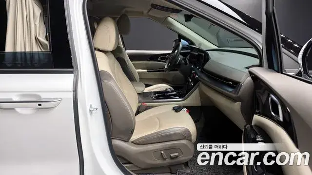 Kia Carnival 2021 — Фото 10/20