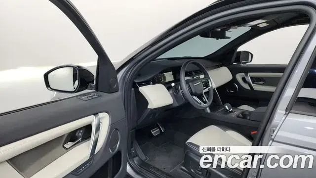 Land Rover Discovery Sport 2025 — Фото 10/20